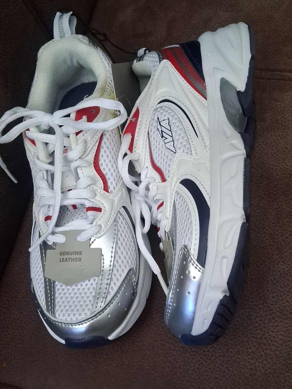 Avia 5000 Sneaker Women's White, Silver & Red Athletic Shoes Size 6 - Picture 1 of 6